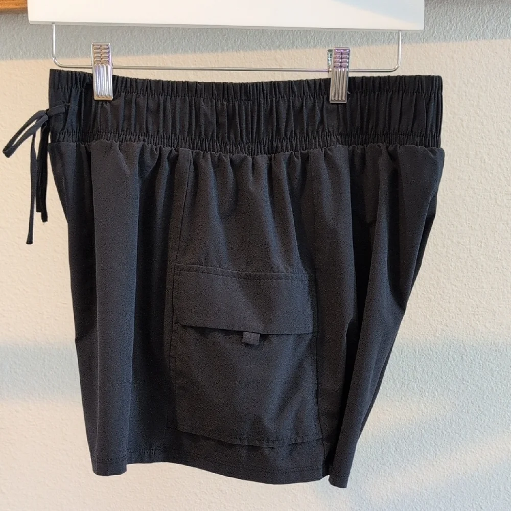 Black Cargo Shorts with Elastic Waistband and Relaxed Fit - Picture 5 of 6